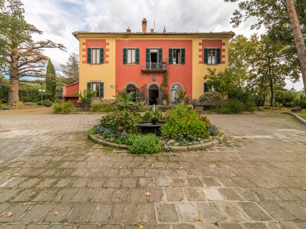 Villa in Viterbo, Lazio, Italy 1