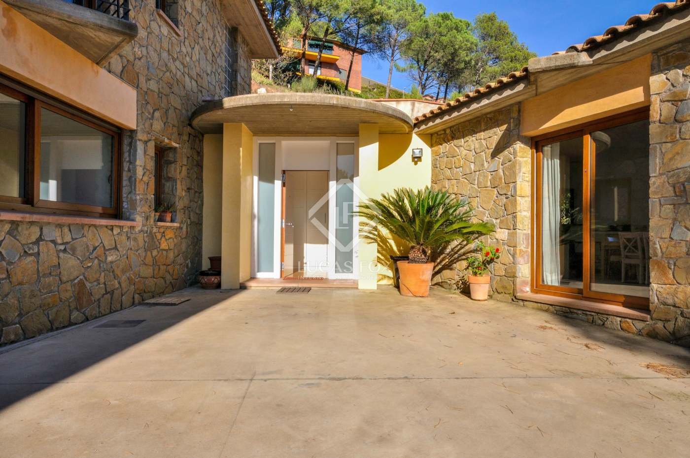 Girona House / Villa In Girona, Spain For Sale (10699876)