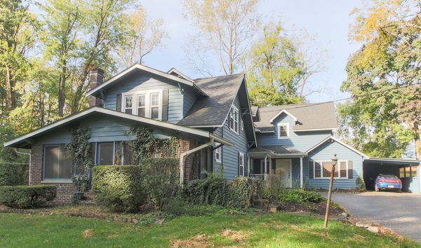 4 Bedrooms Single Family Detached (10687199)