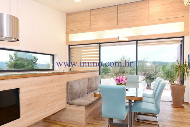 Villa in Gradska cetvrt Varos, Sibenik, Sibenik-Knin County 5 - 10705209