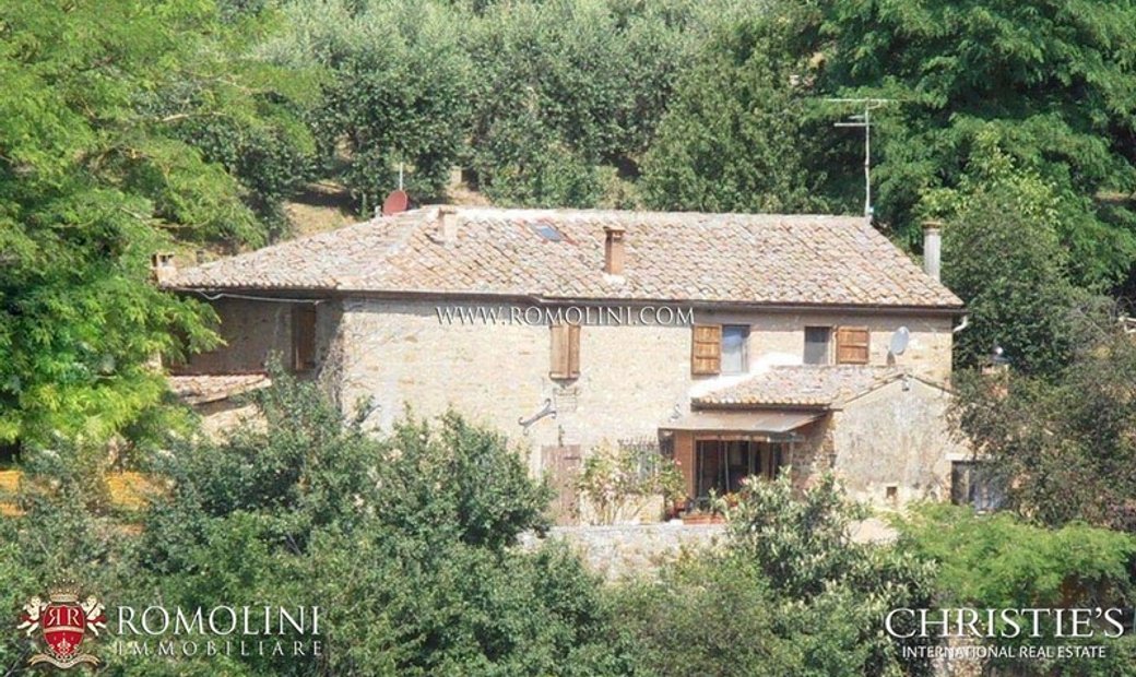 Tuscany Old Brick And Stone Farmhouse For Sale In Siena In Siena