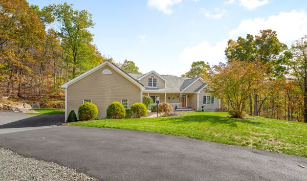 Luxury Living At It's Best (10717546)