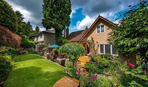 4327 Locarno Crescent (10715373)