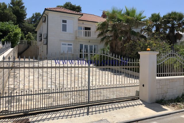 Villa à Supetar, Split-Dalmatie, Croatie 1 - 10718007