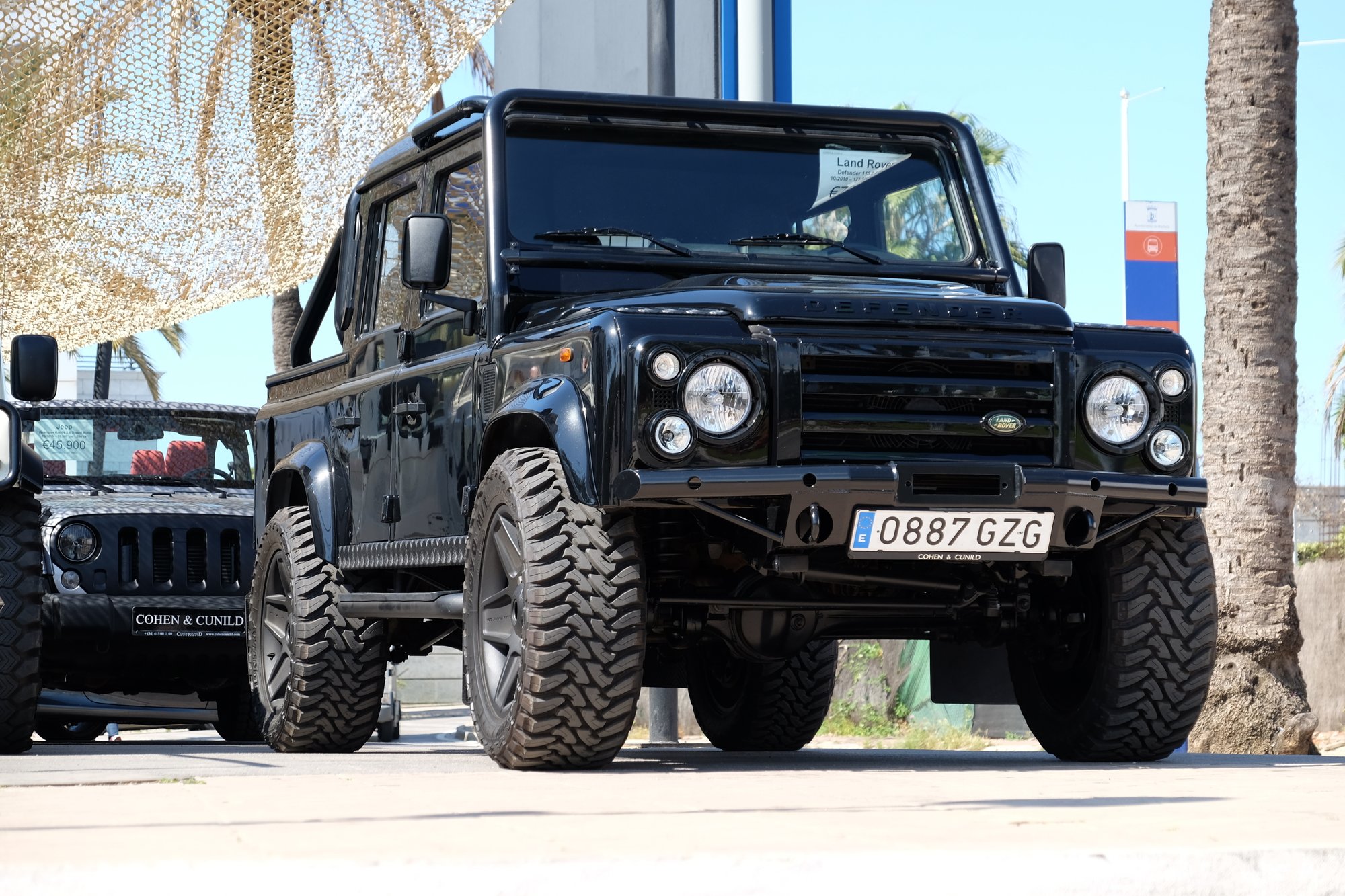 Land rover defender 2010