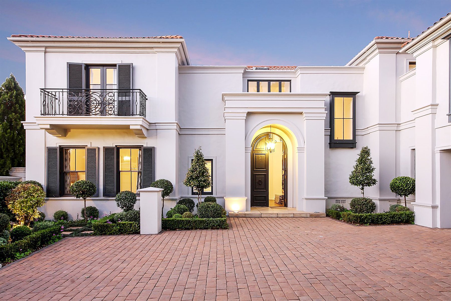 Sandhurst in Sandton, South Africa for sale (10720904)