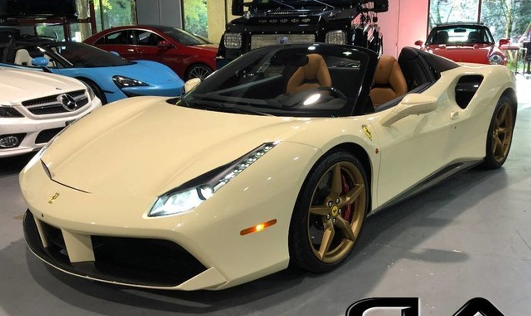 Ferrari 488 Spider 281 622 4066