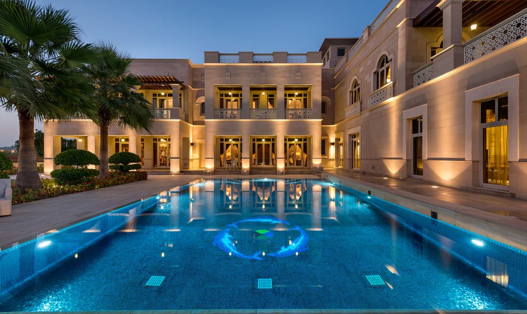 The Most Luxury Emirates Hills Villas Offers The True Taste Of Dubai ...