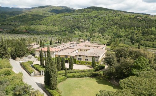 Luxury villas for sale in Tuscany, Italy | JamesEdition