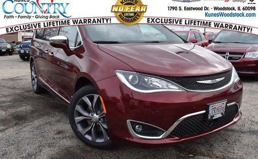 2020 Chrysler Pacifica in Woodstock, IL, United States 1