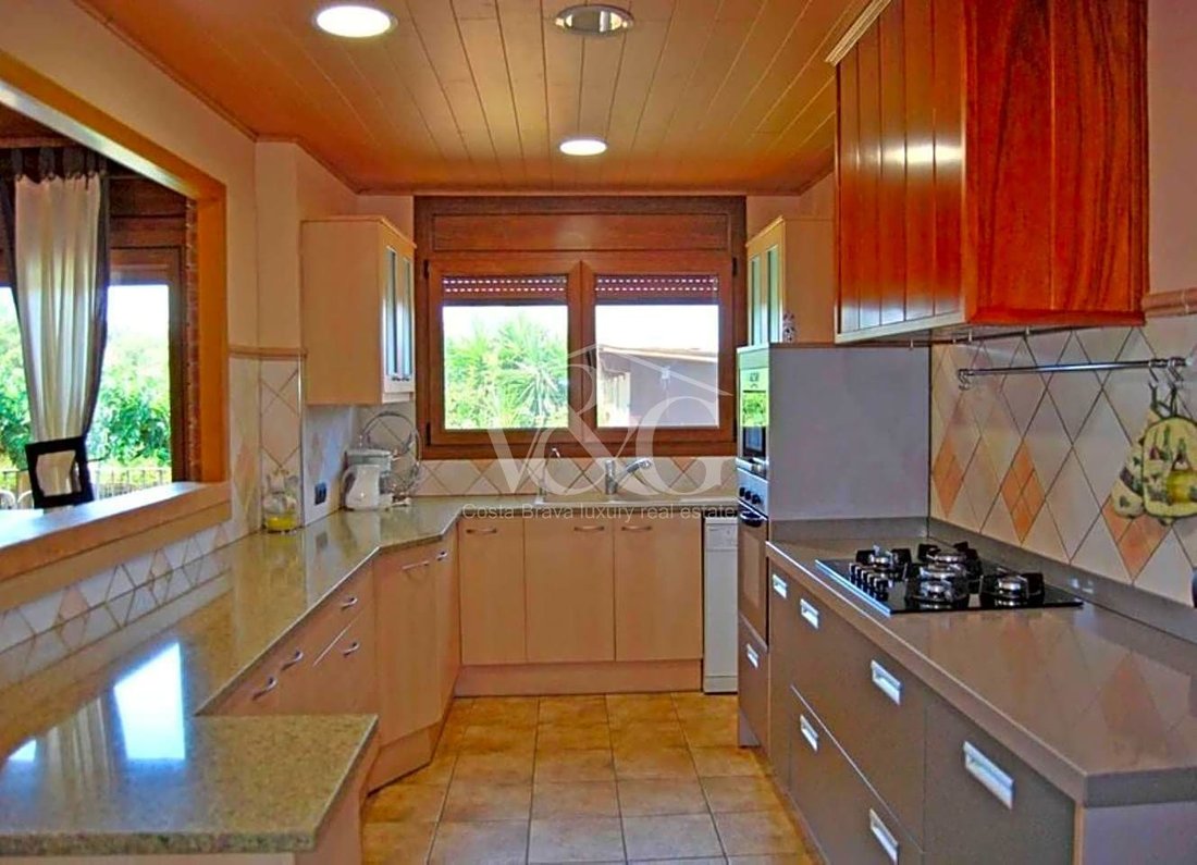 Villa in Begur, Catalonia, Spain 4 - 10735606
