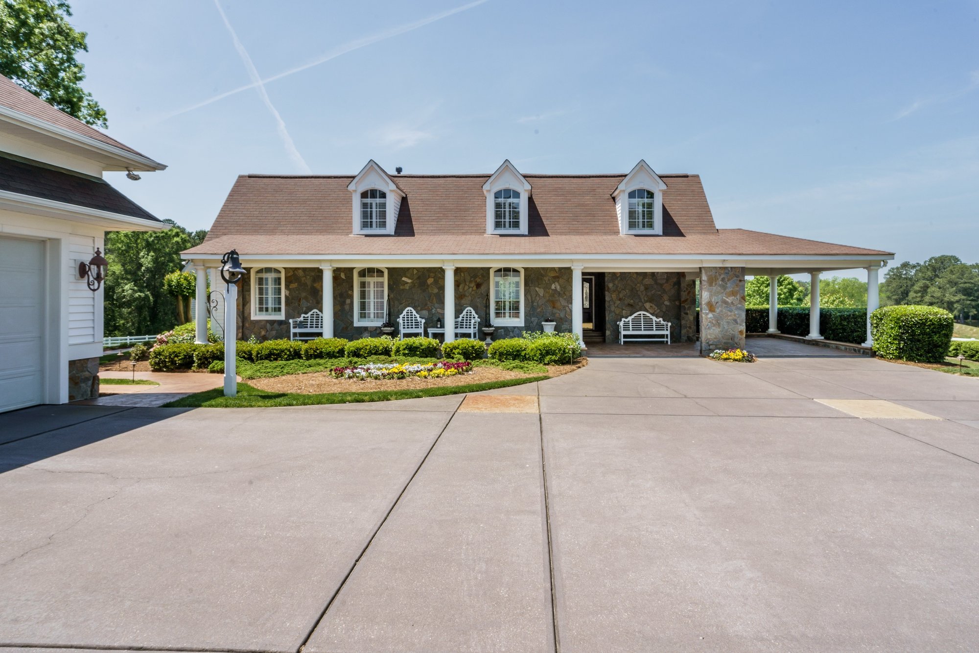 The Magnolia. A Grand Southern Estate In Garner, North Carolina, United