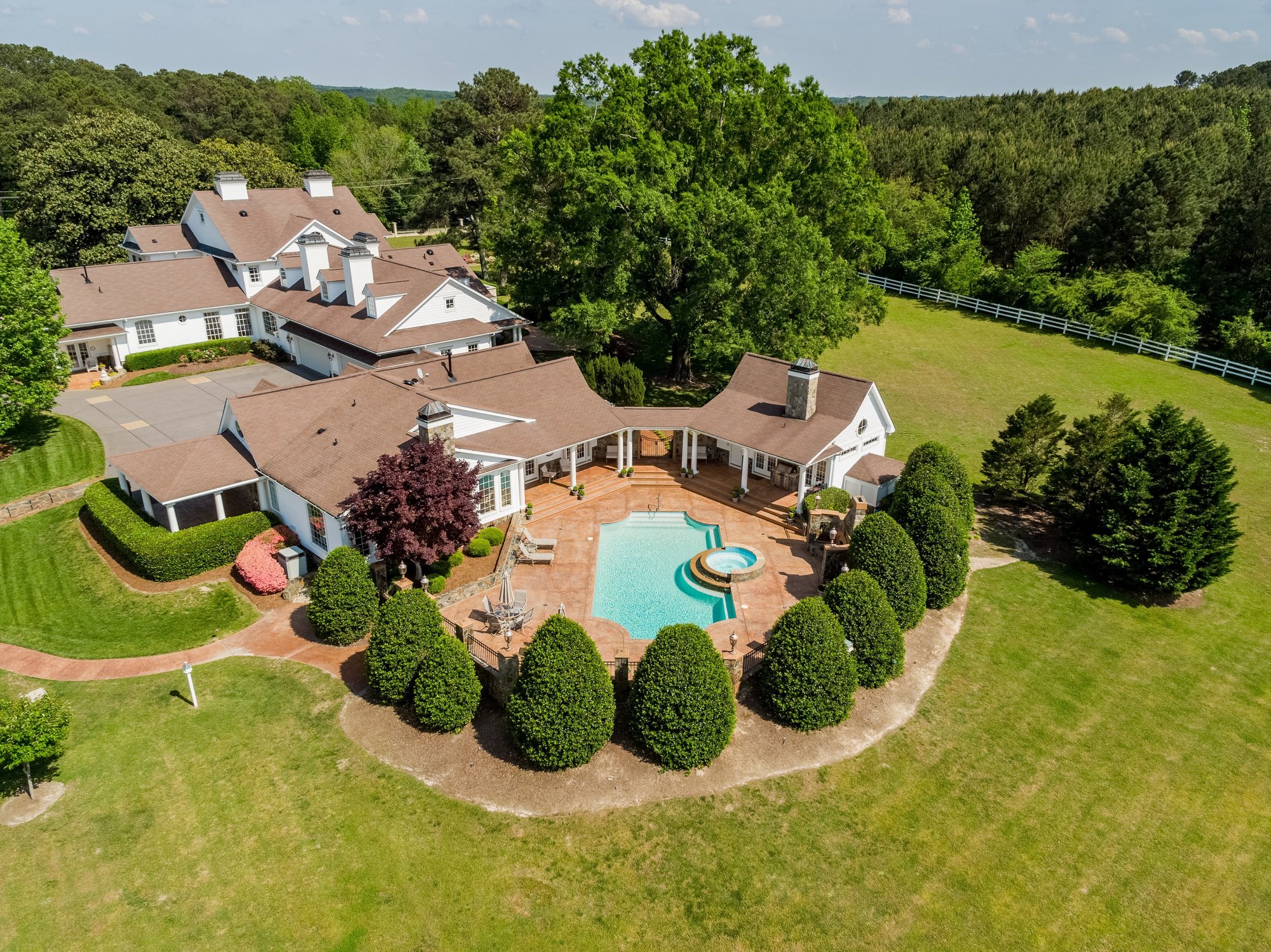 The Magnolia. A Grand Southern Estate In Garner, North Carolina, United