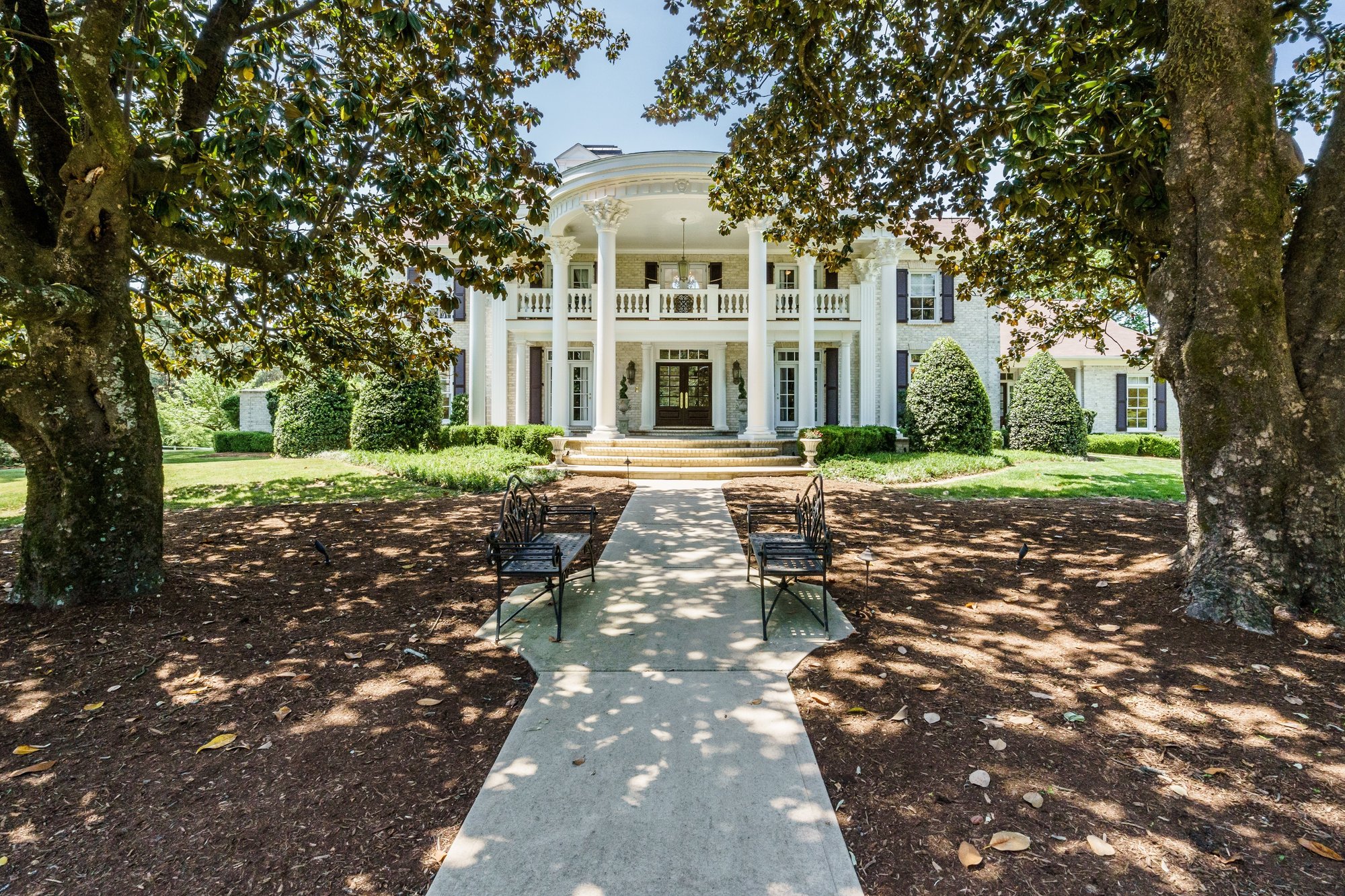 The Magnolia. A Grand Southern Estate In Garner, North Carolina, United