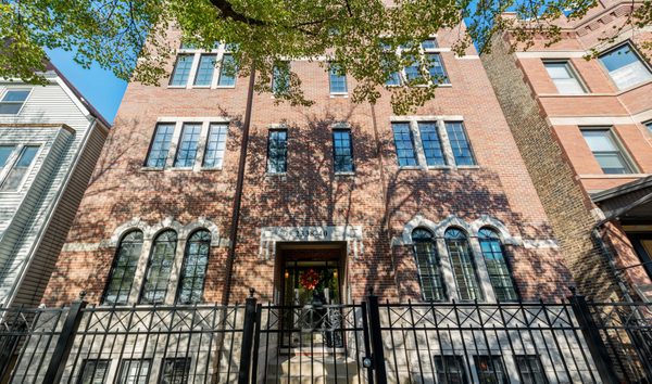 Beautiful Roscoe Village Duplex (10738000)
