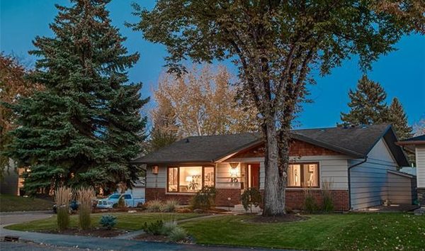 90 LAKE CHRISTINA CL SE, Calgary, AB T2J 2R9 MLS#:C4270873 (10739446)