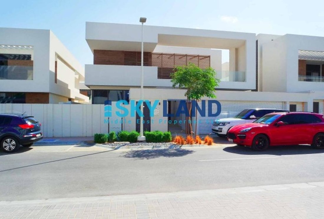 Villa / House For Sell In Yas In Abu Dhabi, Abu Dhabi, United Arab