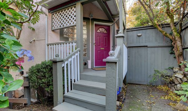 Superbly Unique Half Duplex (10745840)