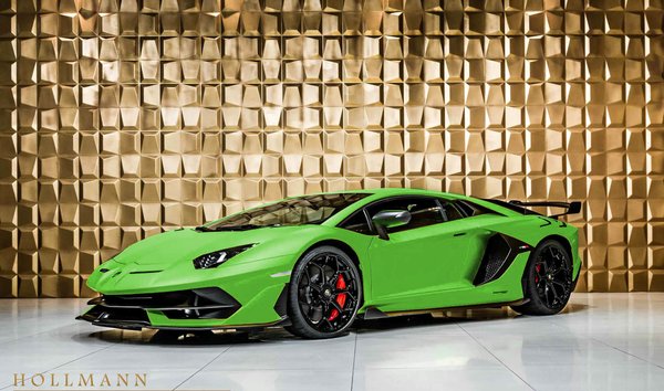 LAMBORGHINI AVENTADOR SVJ (10747018)
