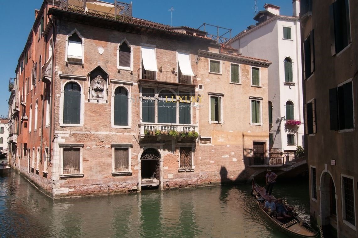 Venice, Luxury Apartment on the Main Floor in Venezia, Italy for sale (10747334)