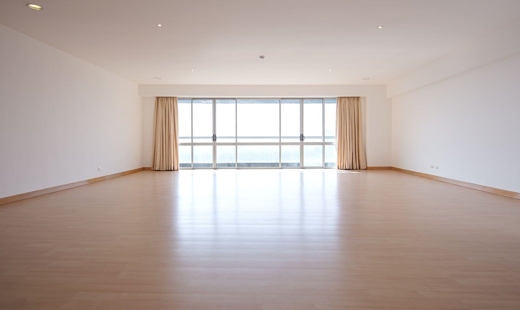 Three Bedroom Unit In Regent Parkway In Taguig Metro Manila