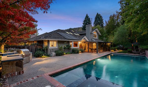 Spectacular Estate In Gated Community (10748604)