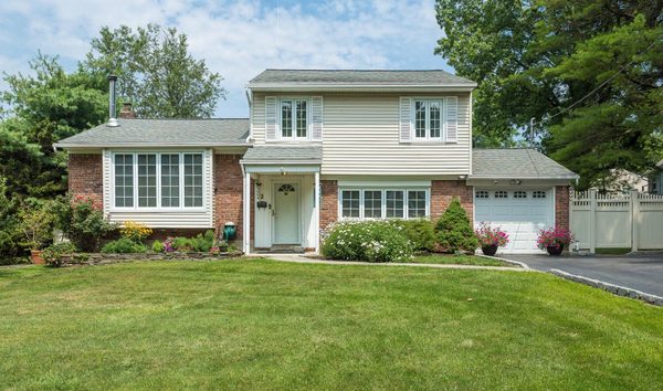 Glen Cove (10749516)