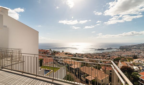 Semi Detached House, 3 Bedrooms, For Sale (10749656)