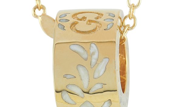 Gucci Gucci Icon Blossom 18K Yellow Gold and White Enamel Necklace (10749723)