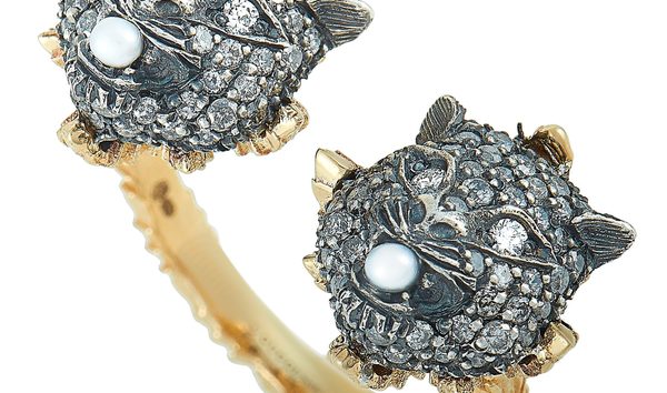 Gucci Gucci Le Marché des Merveilles 18K Yellow Gold and Aged Silver Diamond and Pearl Between the F (10749695)