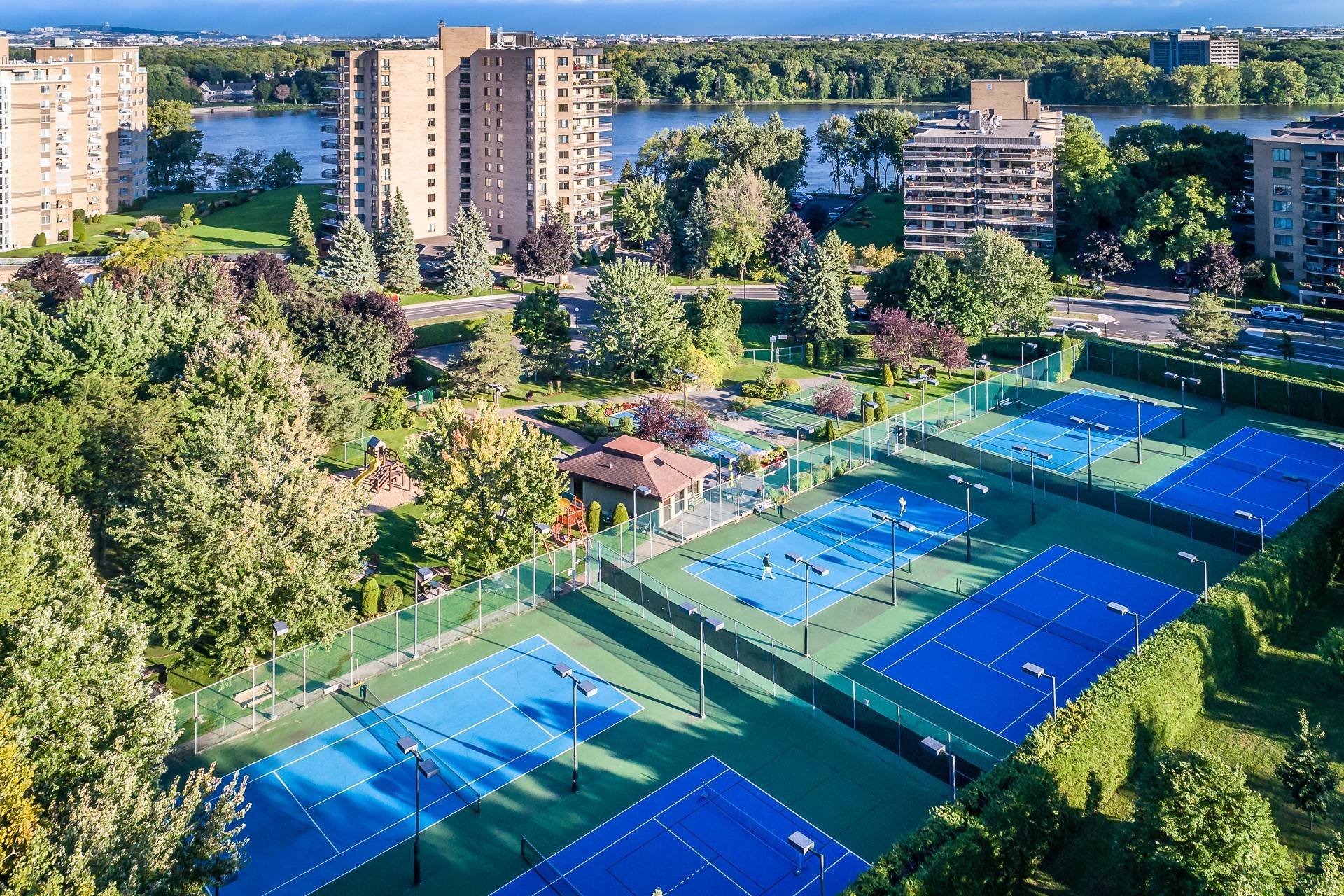 Chomedey (Laval), QC in Chomedey (Laval), Canada for sale (10744083)