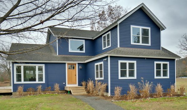 Contemporary With Beautiful Views.... (10750913)