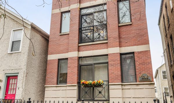 Three Bedroom Bucktown Duplex (10755623)