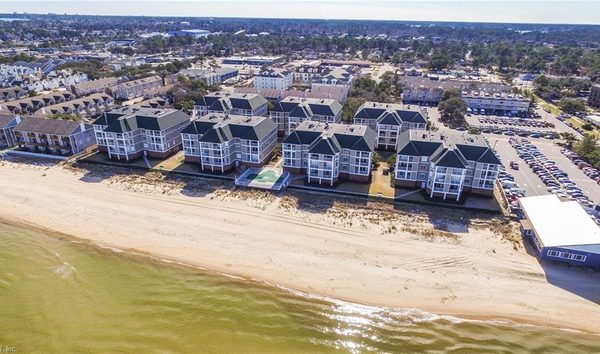 Condo for sale in Virginia Beach (10756930)