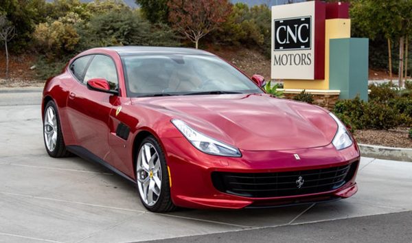 Ferrari GTC4Lusso (10757374)