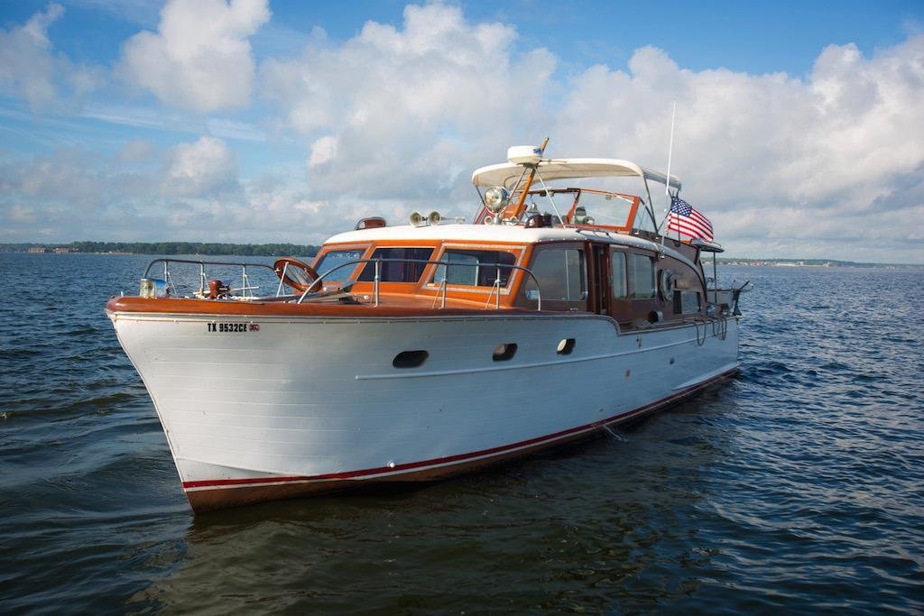 chris craft motor yachts