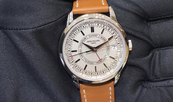 Watches - 95 Patek Philippe for sale on JamesEdition