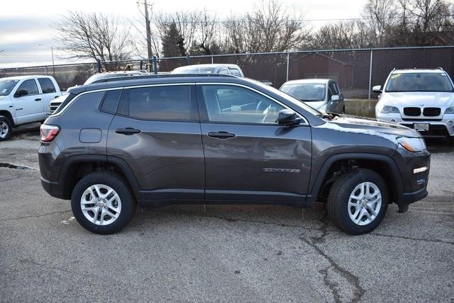 2020 Jeep Compass in Woodstock, Illinois, United States 2 - 10743943