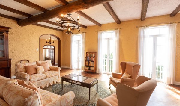 Traditional Quinta in Monte with extensive gardens and swimming pool (10770890)