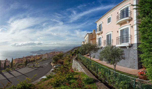 Immaculate villa with ocean & Funchal views (10770892)