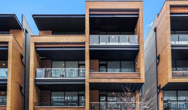 Chic Contemporary Condo (10771106)