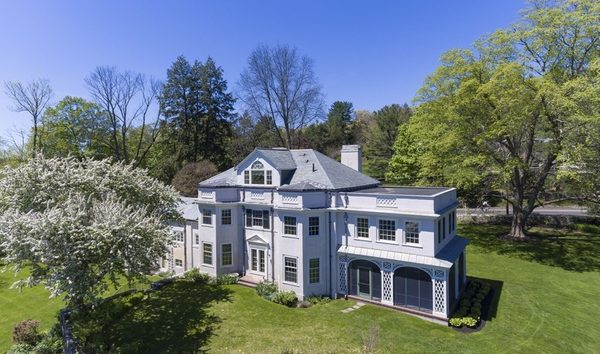 712 Monument Street (10707488)