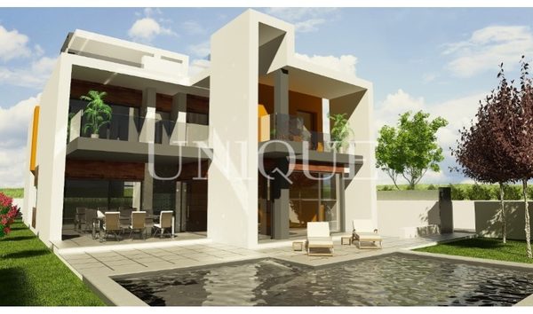New 4 bedroom villa with pool Lagos (10775646)