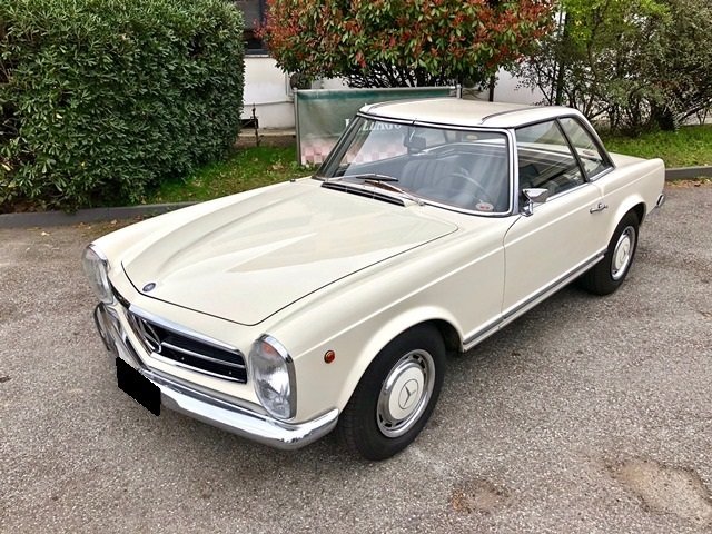Cabriolet in Roncadelle, Lombardy, Italy 1 - 10779630