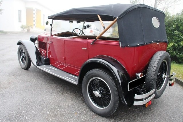 Cabriolet in Roncadelle, Lombardy, Italy 4 - 10779746