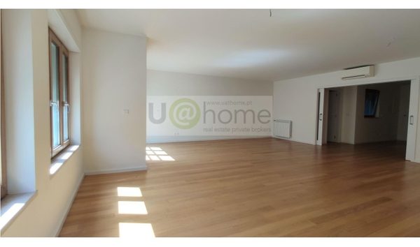 2 bedroom Apartment to Parque Eduardo VII with parking (10779569)