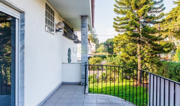 4 bedroom villa in Restelo to recover (10779579)