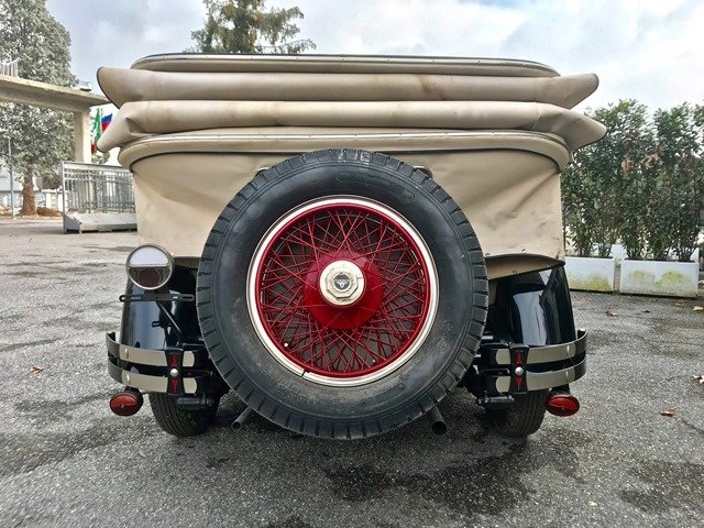 Cabriolet in Roncadelle, Lombardy, Italy 5 - 10780730