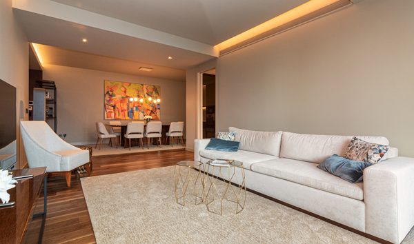 Flat, 4 Bedrooms, For Sale (10781375)
