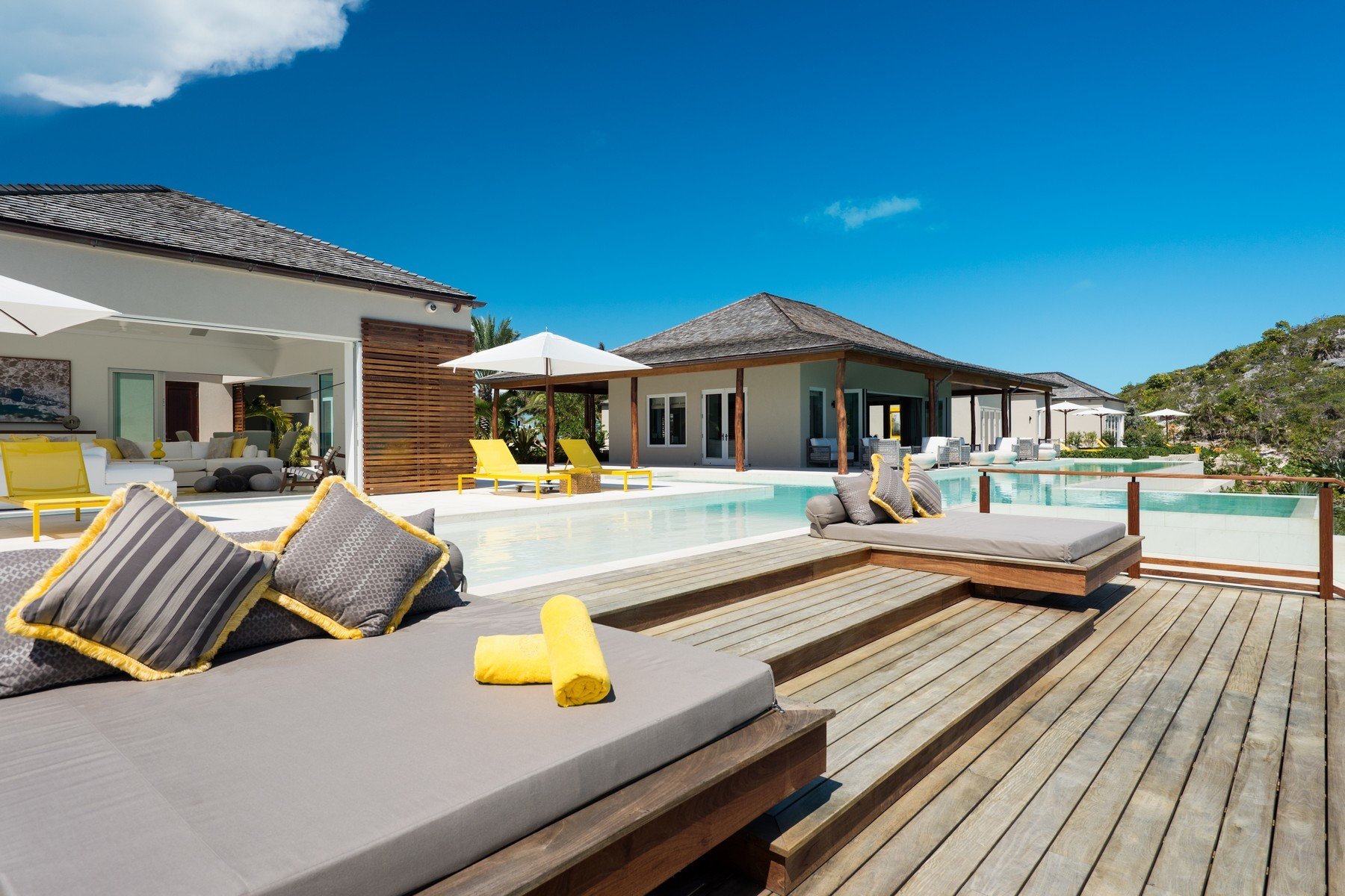 Turtle Tail Estate In Turks And Caicos Islands For Sale (10780984)